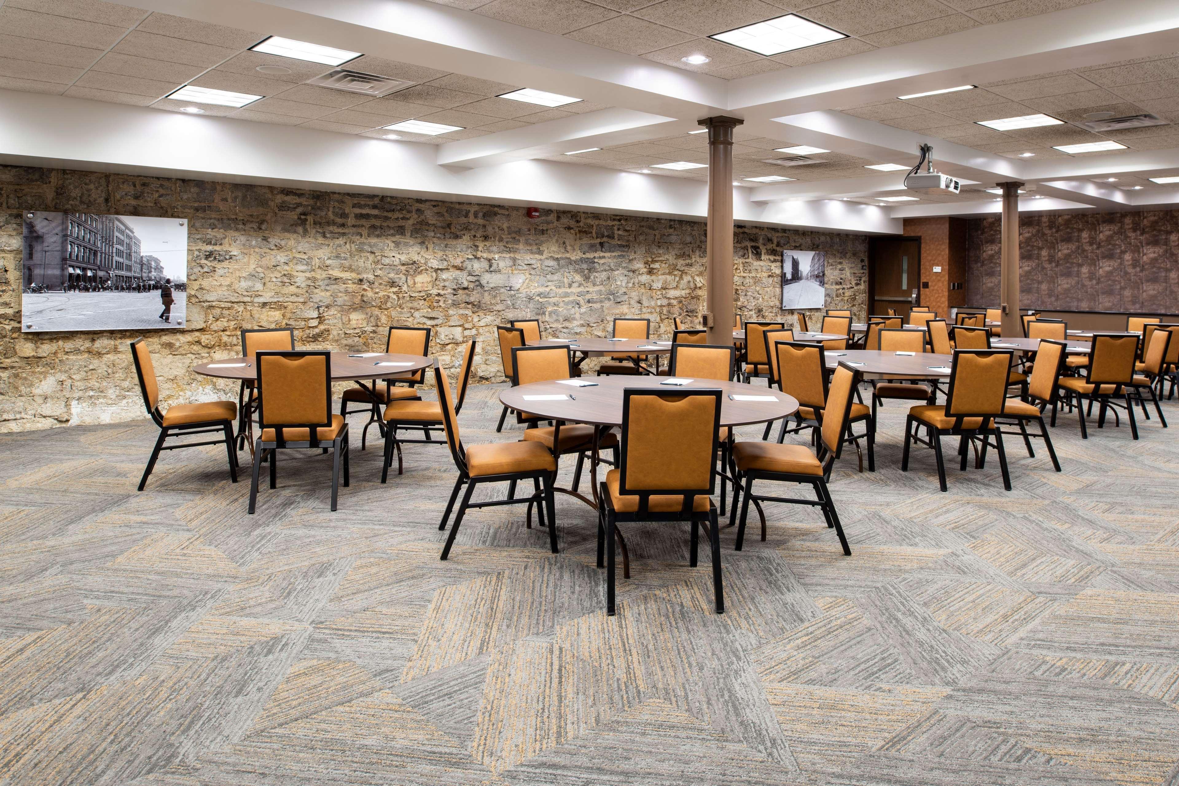 Homewood Suites By Hilton Indianapolis Downtown Exteriör bild