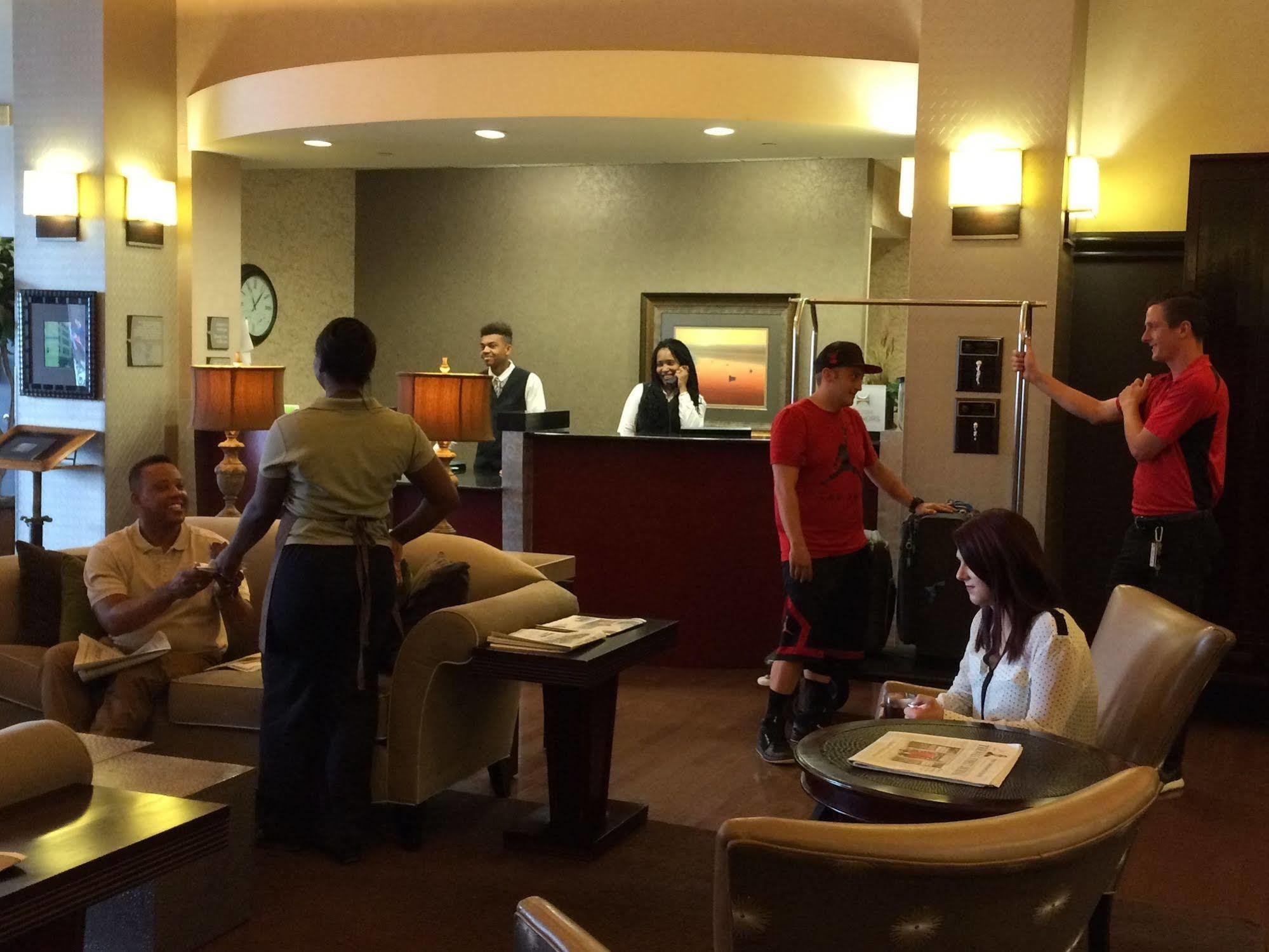 Homewood Suites By Hilton Indianapolis Downtown Exteriör bild