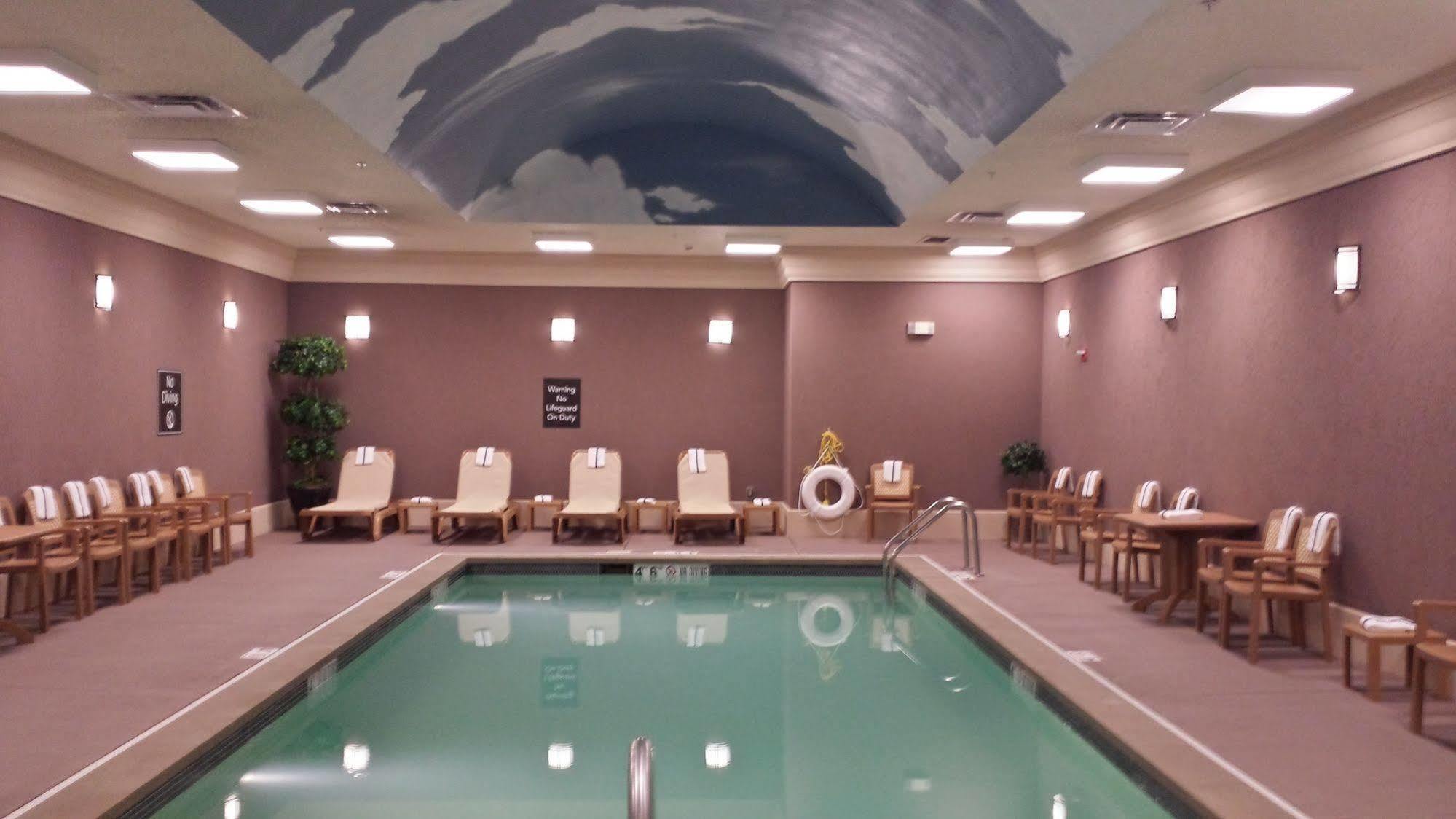 Homewood Suites By Hilton Indianapolis Downtown Exteriör bild